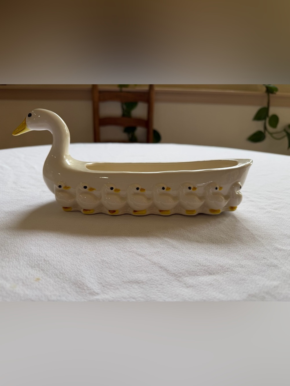 Vtg White Ceramic Mother Duck and ducklings Planter with Yellow Accents